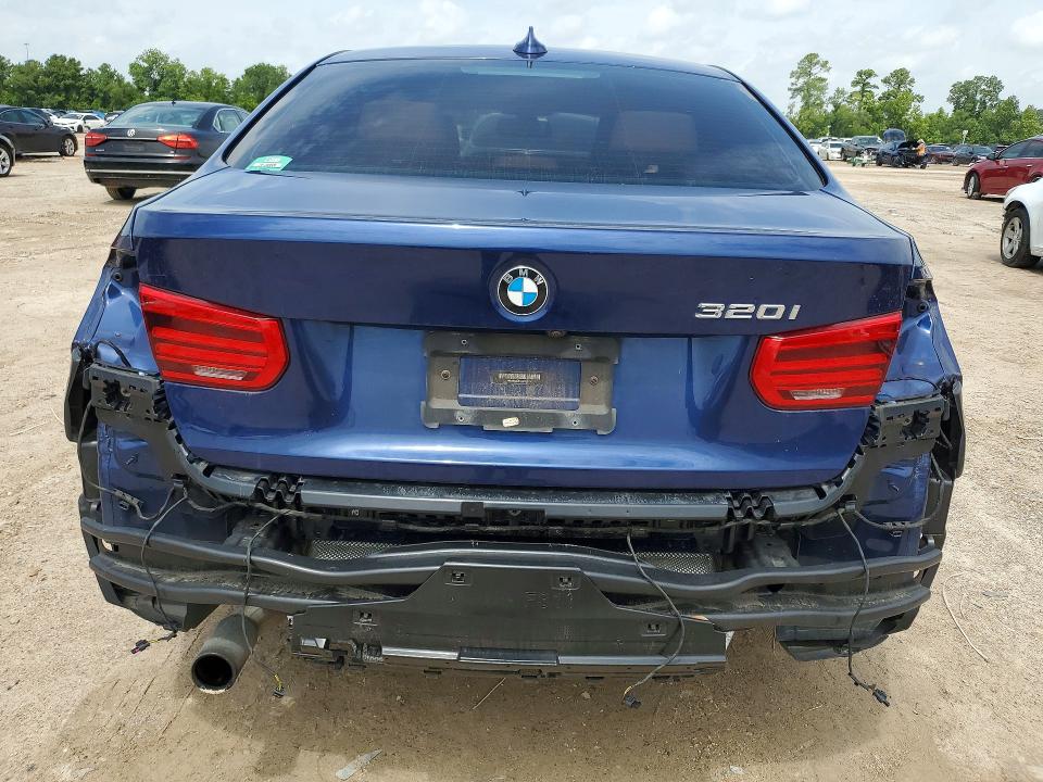 60892096 :رقم المزاد ، WBA8A9C59JAH14152 vin ، 2018 Bmw 320 مزاد بيع