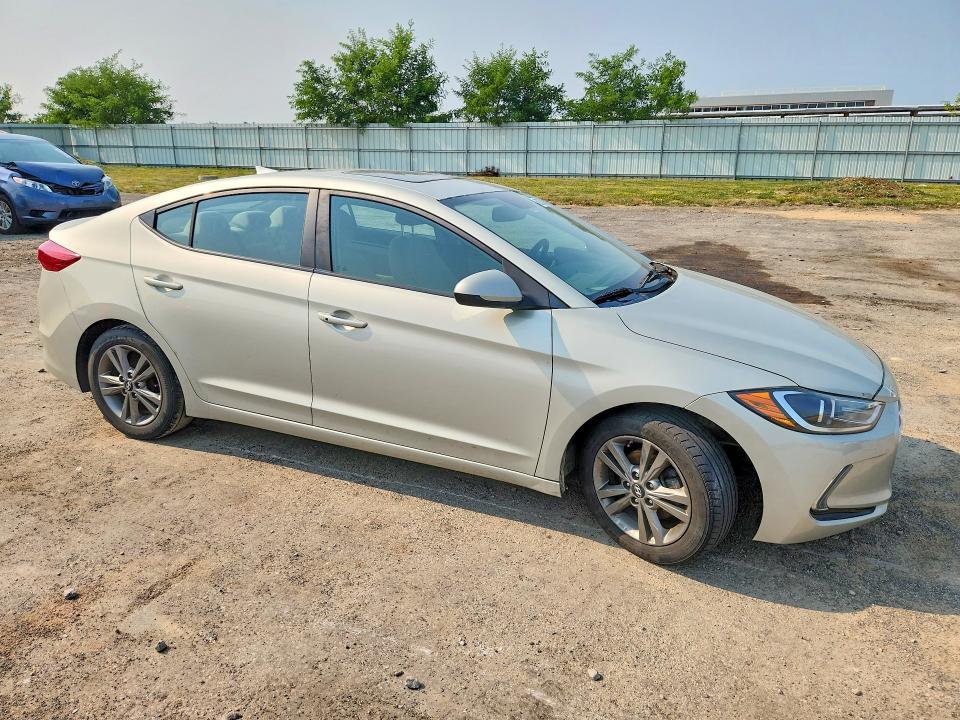 Продажа на аукционе авто 2017 Hyundai Elantra, vin: 5NPD84LF9HH165481, номер лота: 62863966