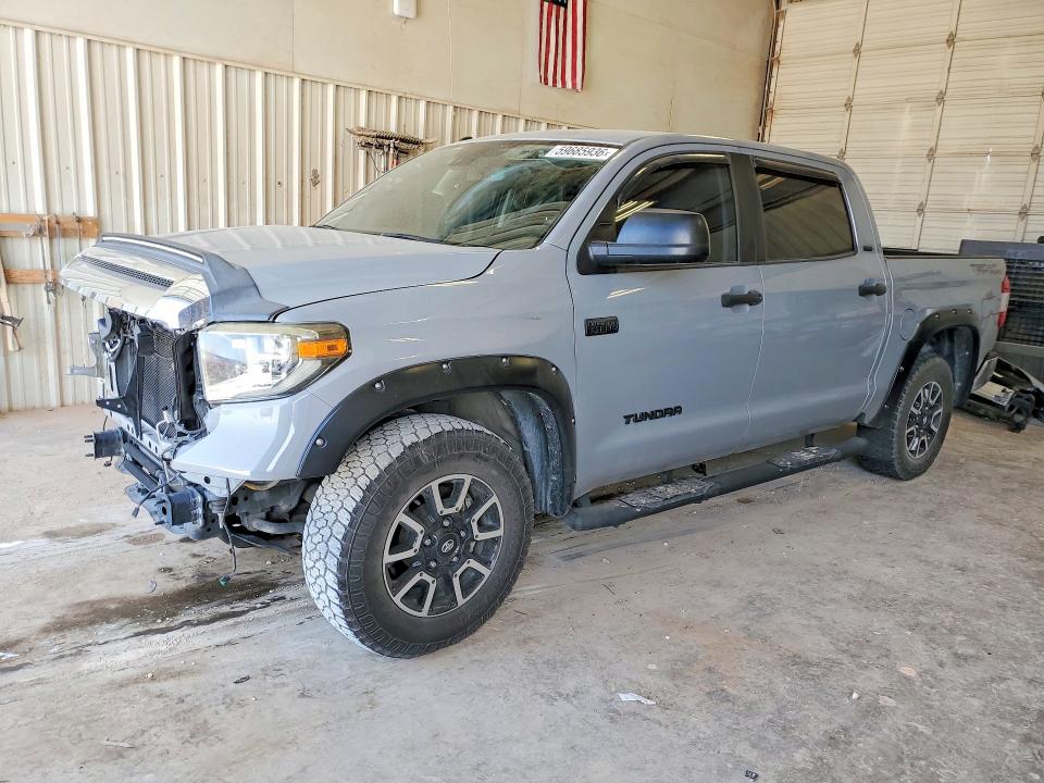 59685936 :رقم المزاد ، 5TFEY5F12JX231339 vin ، 2018 Toyota Tundra مزاد بيع