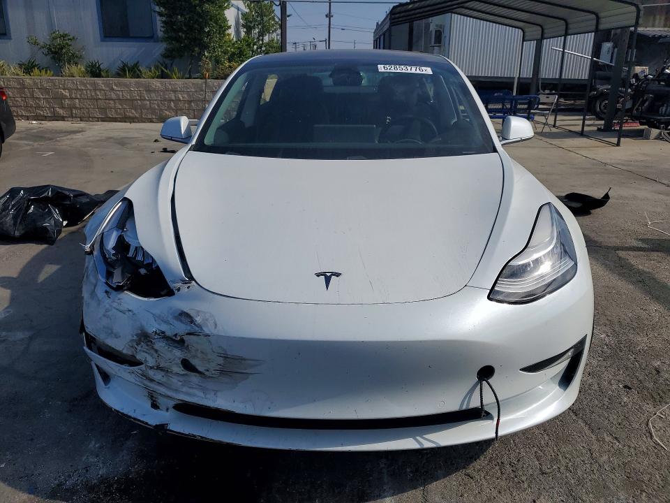 62853776 :رقم المزاد ، 5YJ3E1EA3KF427375 vin ، 2019 Tesla Model 3 مزاد بيع