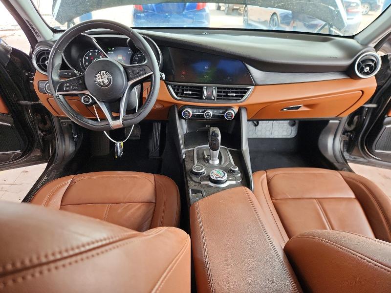 60656406 :رقم المزاد ، ZARFAEDN2J7570817 vin ، 2018 Alfa Romeo Giulia مزاد بيع