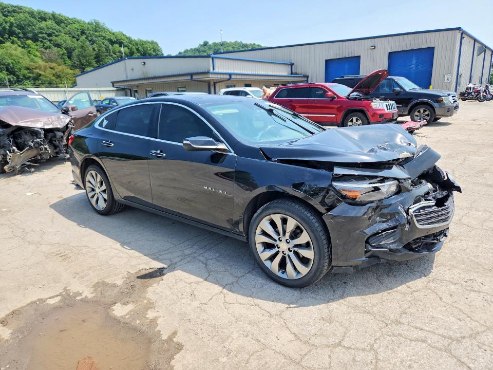 61880246 :رقم المزاد ، 1G1ZH5SX2HF121220 vin ، 2017 Chevrolet Malibu مزاد بيع