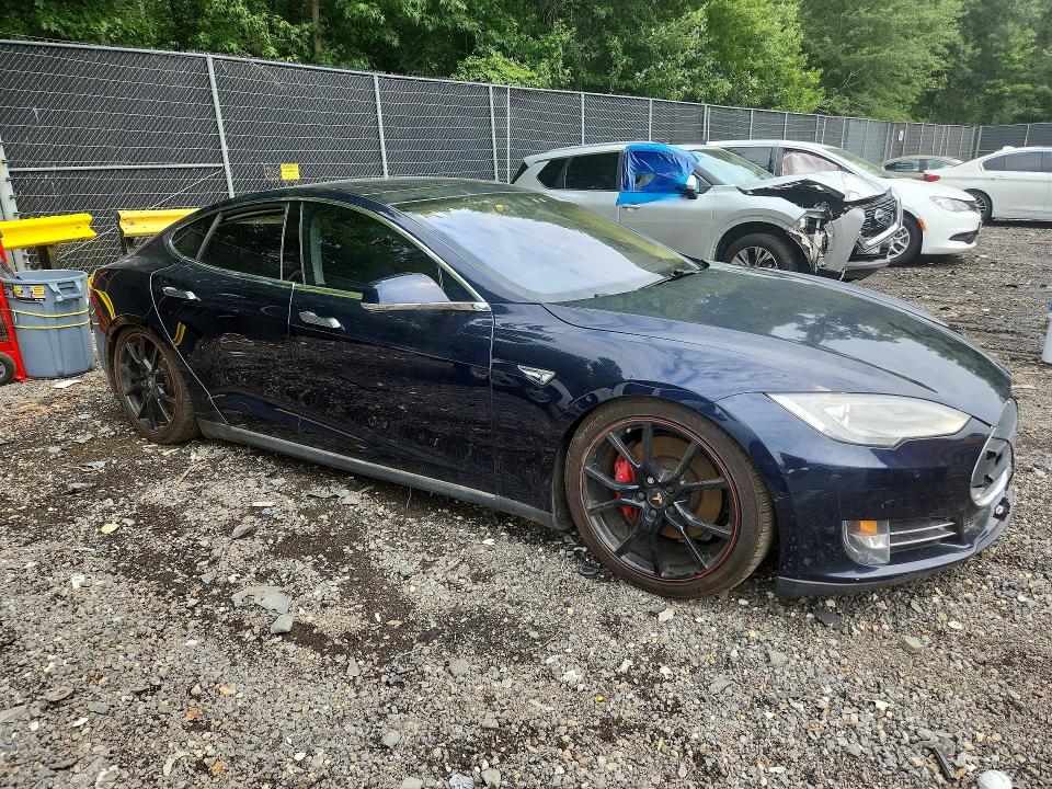 Продажа на аукционе авто 2014 Tesla Model S, vin: 5YJSA1H2XEFP64187, номер лота: 62940406