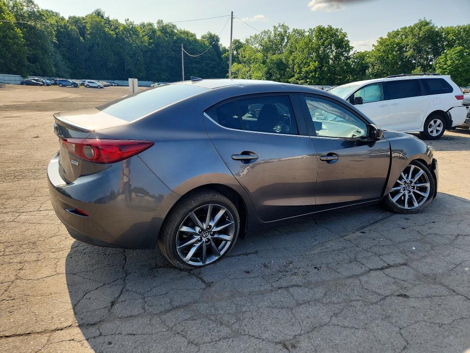 Продаж на аукціоні авто 2018 Mazda 3, vin: 3MZBN1V34JM204606, номер лоту: 62039296