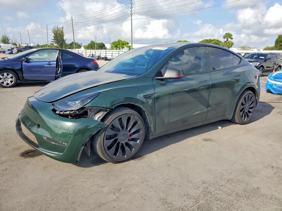 61377256 :رقم المزاد ، 7SAYGDEF7NF536619 vin ، 2022 Tesla Model Y مزاد بيع