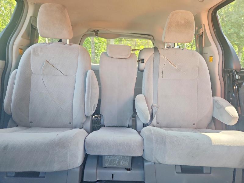 61435046 :رقم المزاد ، 5TDXK3DC9BS127036 vin ، 2011 Toyota Sienna مزاد بيع