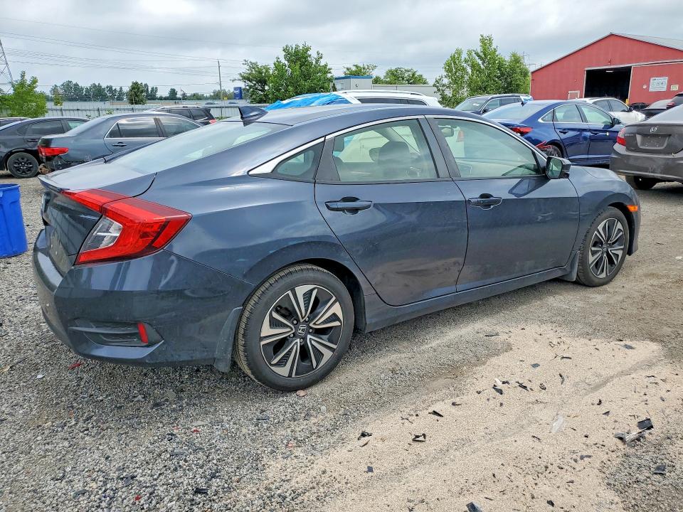 61588396 :رقم المزاد ، JHMFC1F72JX031253 vin ، 2018 Honda Civic مزاد بيع