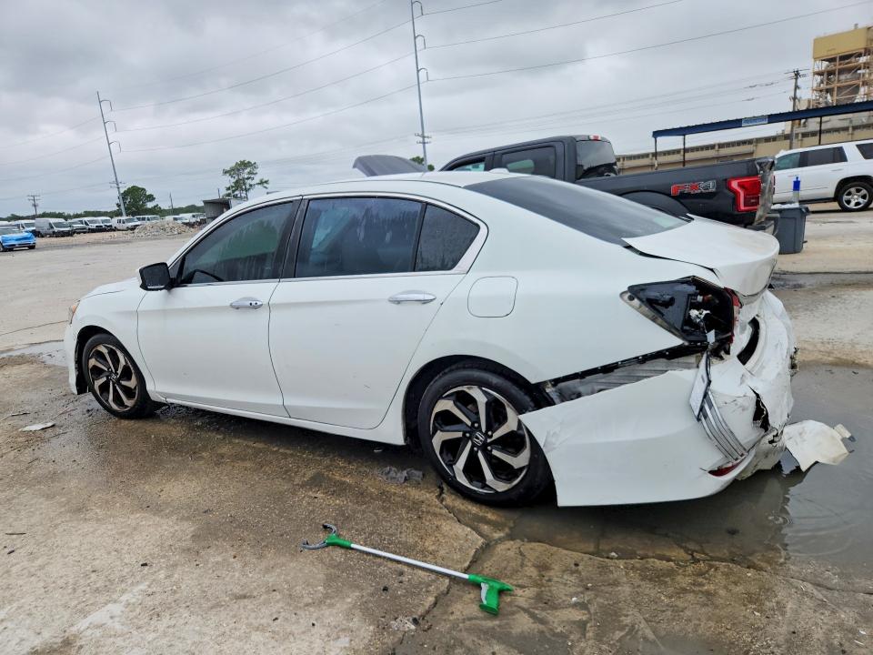 61560496 :رقم المزاد ، 1HGCR2F84GA045458 vin ، 2016 Honda Accord مزاد بيع