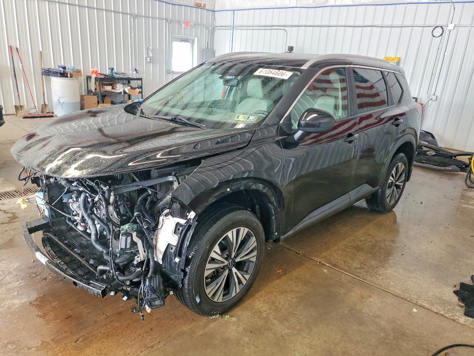 61064606 :رقم المزاد ، 5N1BT3BB8PC949672 vin ، 2023 Nissan Rogue مزاد بيع