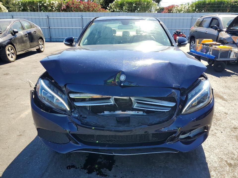 61990916 :رقم المزاد ، 55SWF4KB1FU040045 vin ، 2015 Mercedes-benz C مزاد بيع
