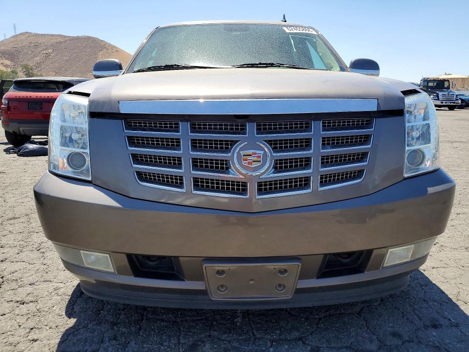 62465866 :رقم المزاد ، 1GYS4EEJ2DR177415 vin ، 2013 Cadillac Escalade مزاد بيع