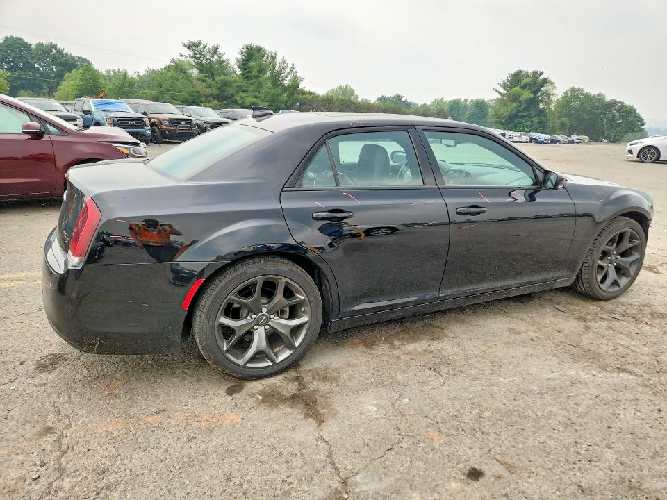 2022 Chrysler 300 მანქანა იყიდება აუქციონზე, vin: 2C3CCABG1NH184683, აუქციონის ნომერი: 61310876