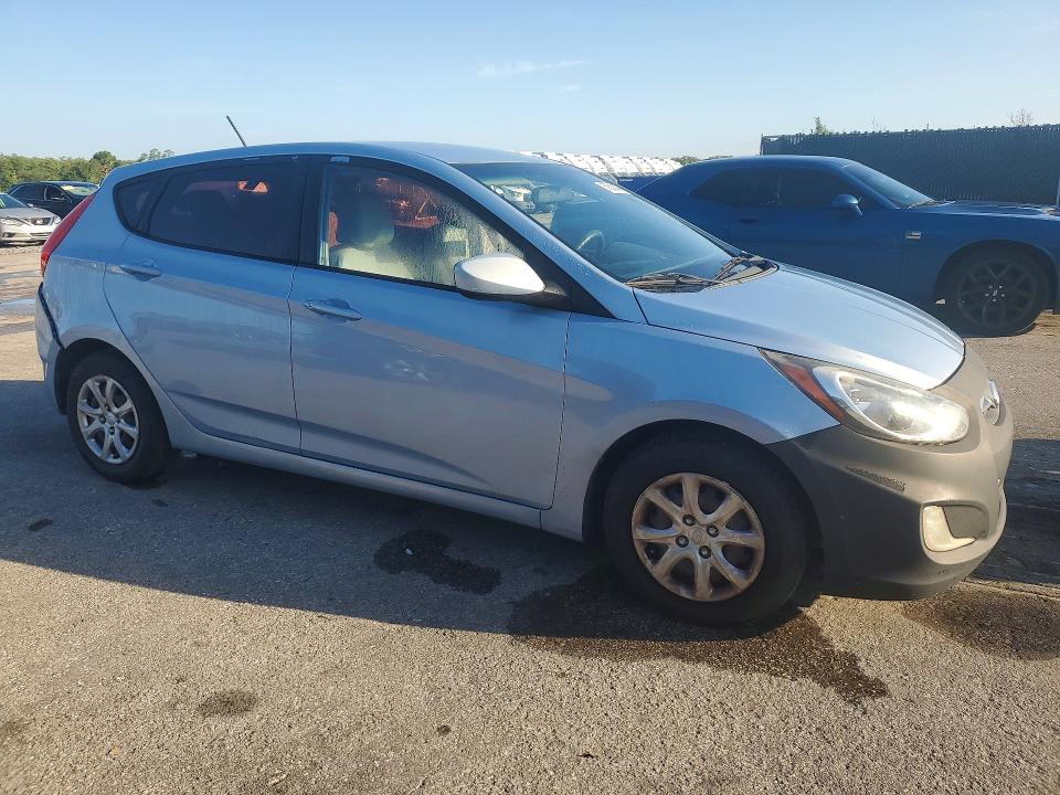 2013 Hyundai Accent მანქანა იყიდება აუქციონზე, vin: KMHCT5AE2DU106777, აუქციონის ნომერი: 59343476