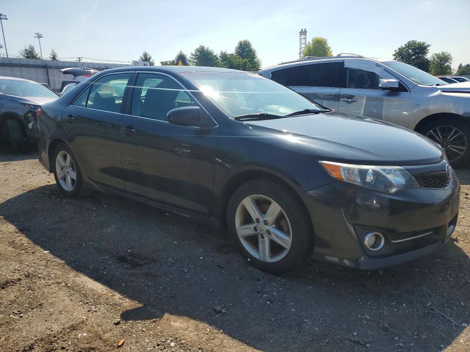 60492746 :رقم المزاد ، 4T1BF1FK8CU124435 vin ، 2012 Toyota Camry مزاد بيع