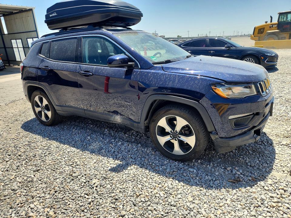 60241346 :رقم المزاد ، 3C4NJCBBXJT194723 vin ، 2018 Jeep Compass مزاد بيع