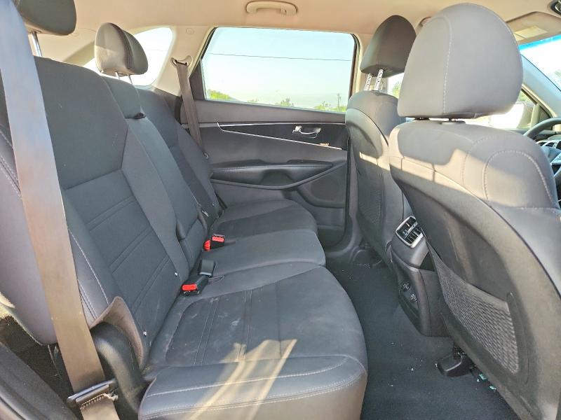 61728736 :رقم المزاد ، 5XYPG4A38KG554295 vin ، 2019 Kia Sorento مزاد بيع