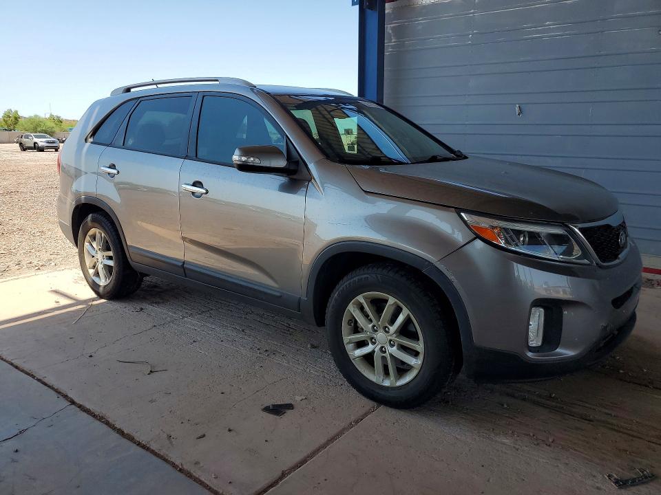 62610266 :رقم المزاد ، 5XYKT4A6XFG602515 vin ، 2015 Kia Sorento مزاد بيع