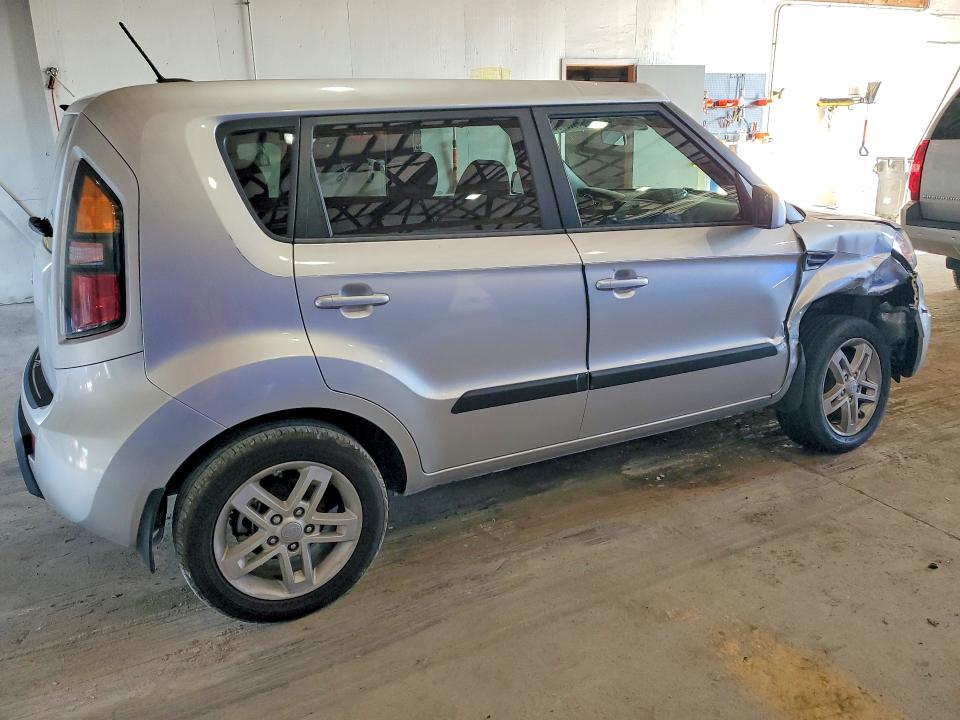 2011 Kia Soul მანქანა იყიდება აუქციონზე, vin: KNDJT2A26B7321591, აუქციონის ნომერი: 61910796