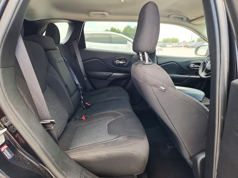 85992425 :رقم المزاد ، 1C4PJLCB5KD307508 vin ، 2019 Jeep Cherokee مزاد بيع