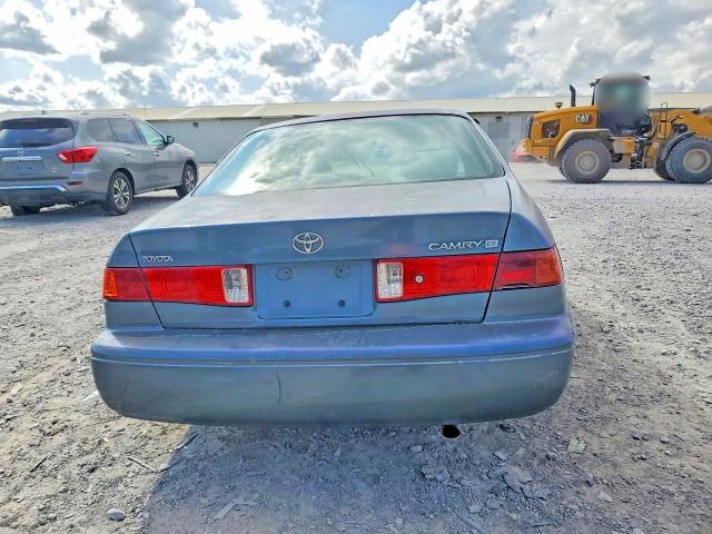 Продажа на аукционе авто 2000 Toyota Camry, vin: 4T1BG22K5YU989556, номер лота: 61899796