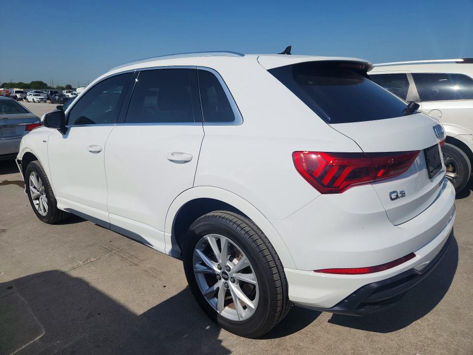 61635476 :رقم المزاد ، WA1DECF37M1045761 vin ، 2021 Audi Q3 مزاد بيع