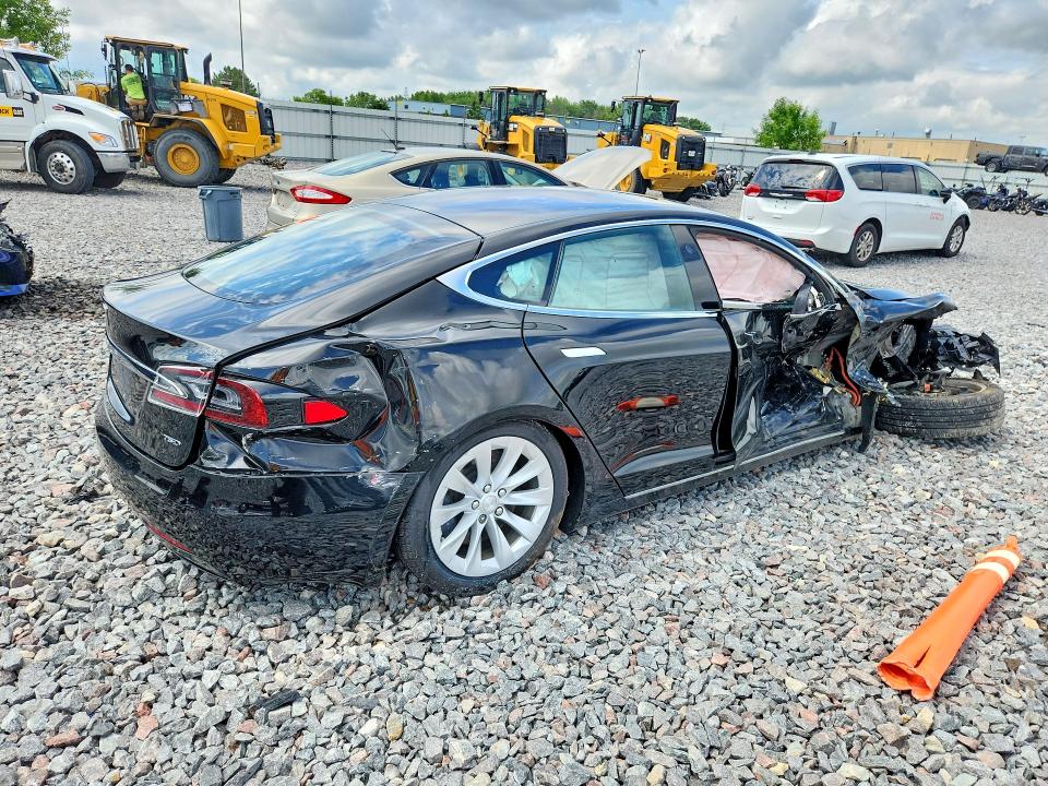 2018 Tesla Model S მანქანა იყიდება აუქციონზე, vin: 5YJSA1E28JF248831, აუქციონის ნომერი: 60523016