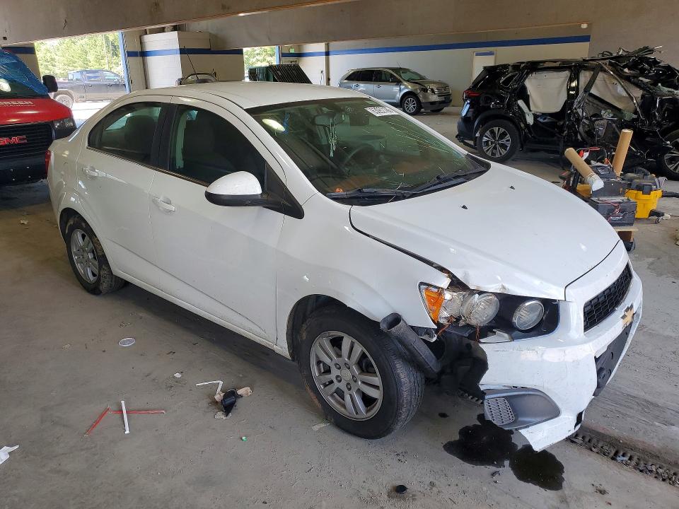 63052186 :رقم المزاد ، 1G1JC5SG9F4164831 vin ، 2015 Chevrolet Sonic مزاد بيع