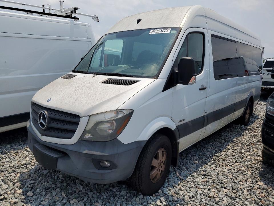 62606196 :رقم المزاد ، WDZPE8DC4FP140958 vin ، 2015 Mercedes-benz Sprinter مزاد بيع