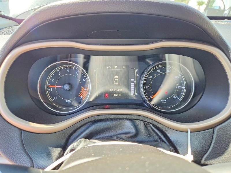 60915996 :رقم المزاد ، 1C4PJLCS8FW781382 vin ، 2015 Jeep Cherokee مزاد بيع