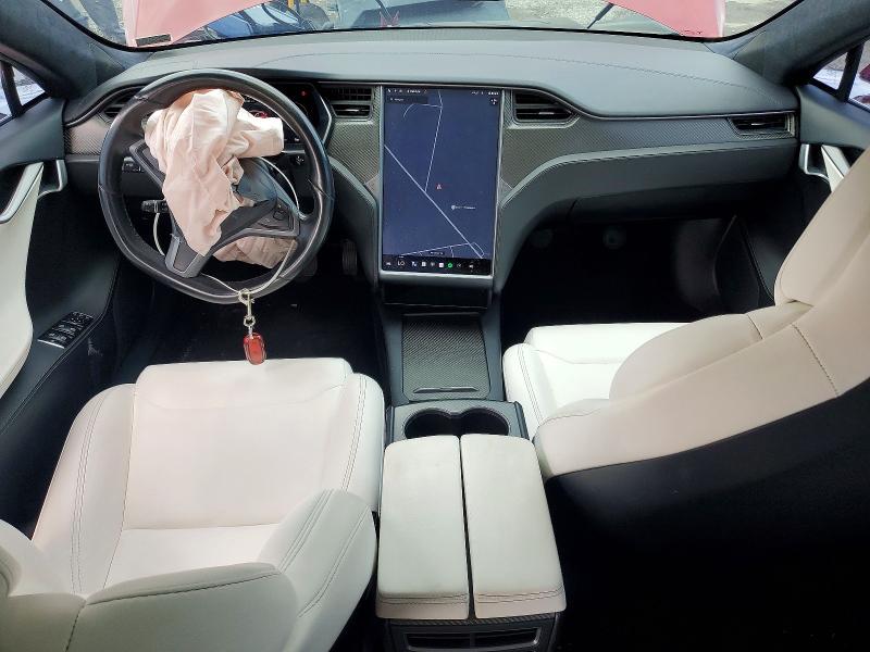 63240856 :رقم المزاد ، 5YJSA1E21JF286627 vin ، 2018 Tesla Model S مزاد بيع
