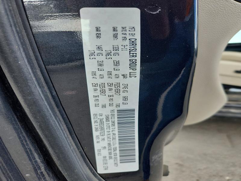 61071926 :رقم المزاد ، 2A4RR8DG0BR676230 vin ، 2011 Chrysler Town & Country مزاد بيع