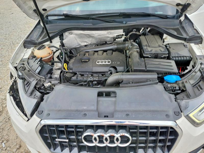 Продажа на аукционе авто 2015 Audi Q3, vin: WA1GFCFS2FR008977, номер лота: 61877366
