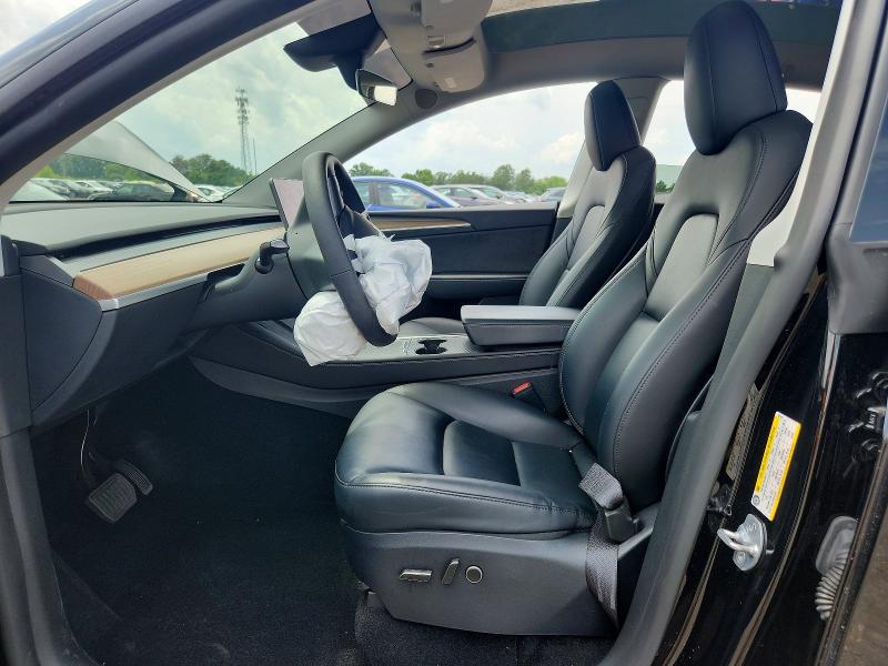 61939966 :رقم المزاد ، 7SAYGDEE2SF301273 vin ، 2025 Tesla Model Y مزاد بيع