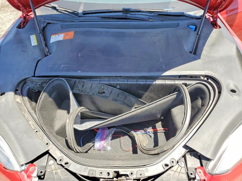 60678086 :رقم المزاد ، 5YJSA1E24GF169553 vin ، 2016 Tesla Model S مزاد بيع