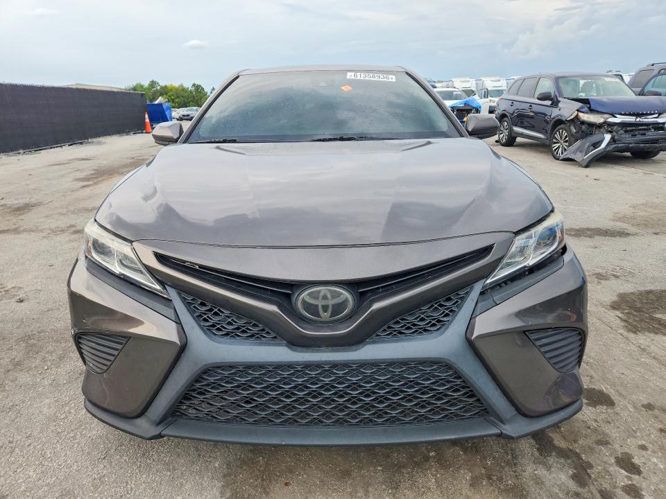 61358936 :رقم المزاد ، 4T1G11AK7LU345102 vin ، 2020 Toyota Camry مزاد بيع