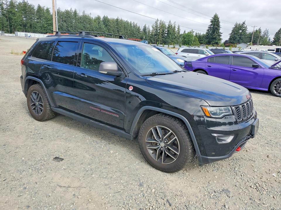 62133356 :رقم المزاد ، 1C4RJFLT8JC120979 vin ، 2018 Jeep Grand Cherokee مزاد بيع