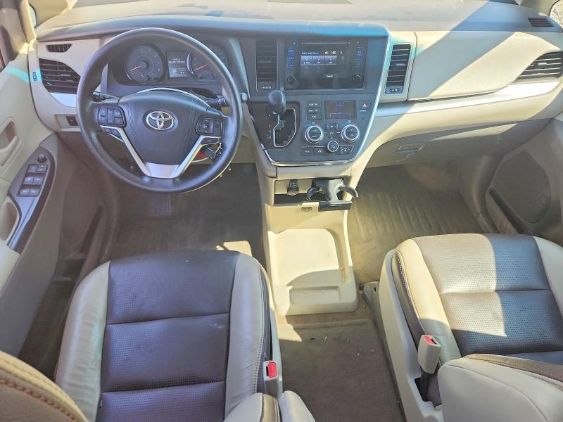 62540566 :رقم المزاد ، 5TDZZ3DC3HS864343 vin ، 2017 Toyota Sienna مزاد بيع