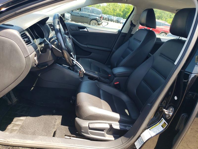 60989906 :رقم المزاد ، 3VWDB7AJ6HM373707 vin ، 2017 Volkswagen Jetta مزاد بيع