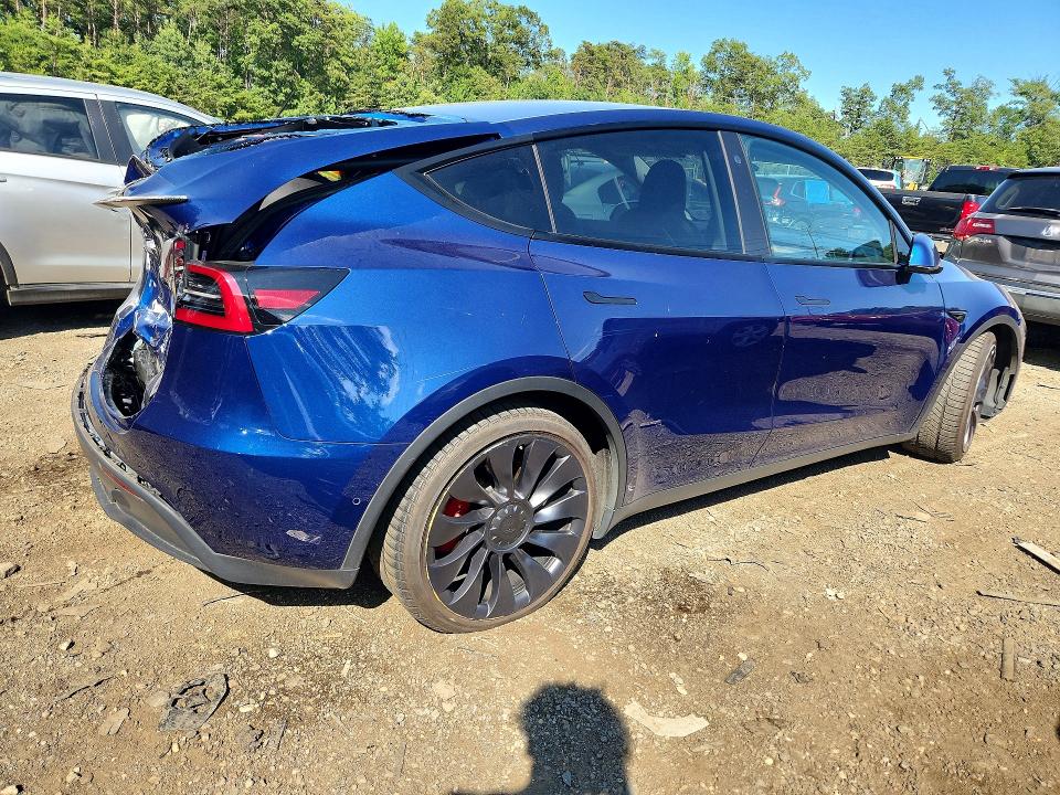 62414726 :رقم المزاد ، 7SAYGDEF3NF307550 vin ، 2022 Tesla Model Y مزاد بيع