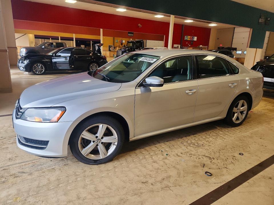 63043326 :رقم المزاد ، 1VWBP7A35DC015794 vin ، 2013 Volkswagen Passat مزاد بيع