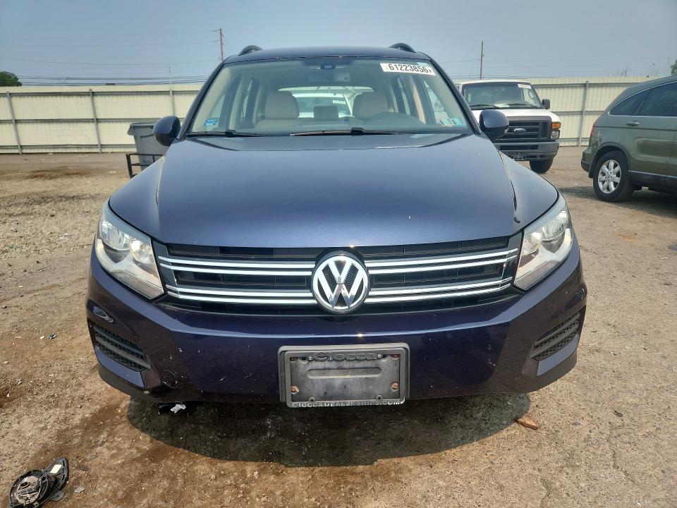 61223856 :رقم المزاد ، WVGBV7AXXGW593335 vin ، 2016 Volkswagen Tiguan مزاد بيع
