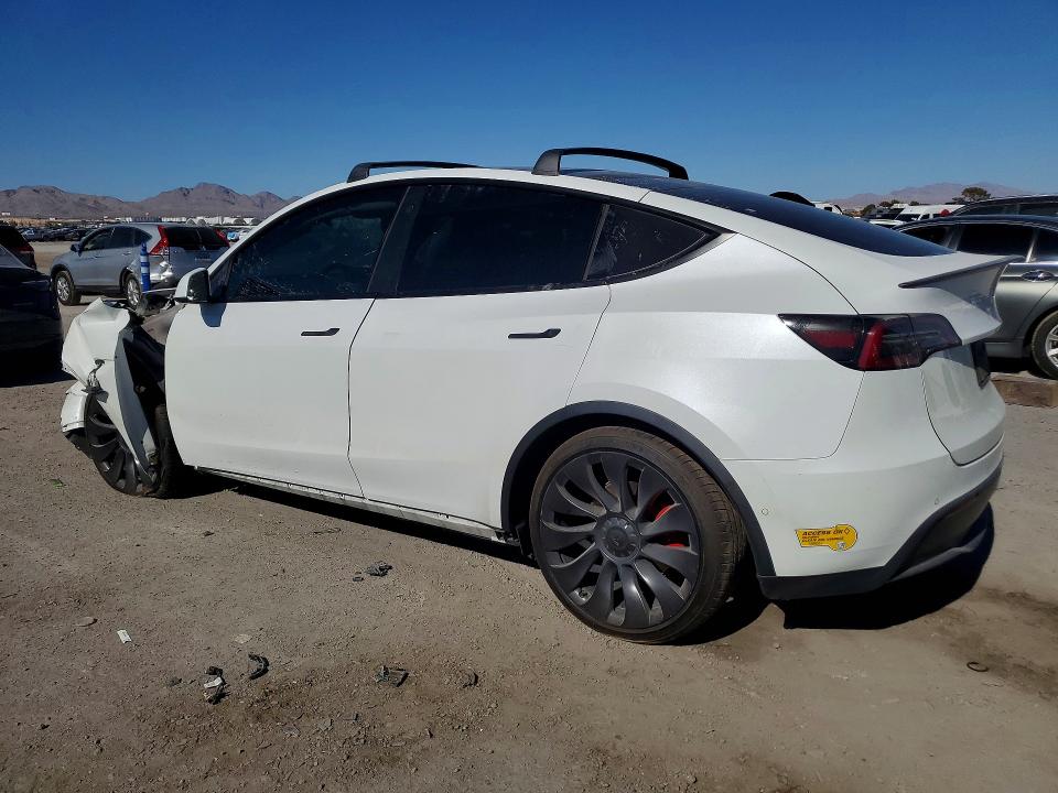 63513556 :رقم المزاد ، 7SAYGDEF3NF416347 vin ، 2022 Tesla Model Y مزاد بيع