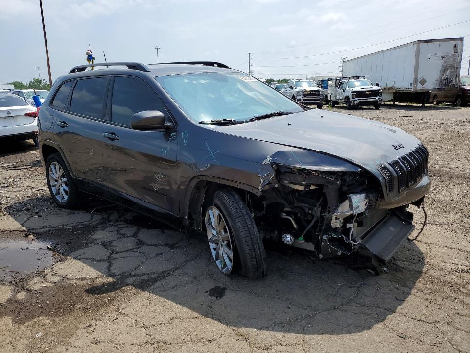 60388466 :رقم المزاد ، 1C4PJLCB2JD606291 vin ، 2018 Jeep Cherokee مزاد بيع