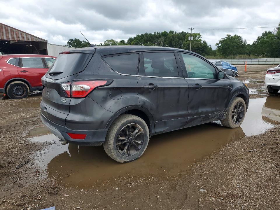 2017 Ford Escape მანქანა იყიდება აუქციონზე, vin: 1FMCU0GD7HUE39626, აუქციონის ნომერი: 60656956