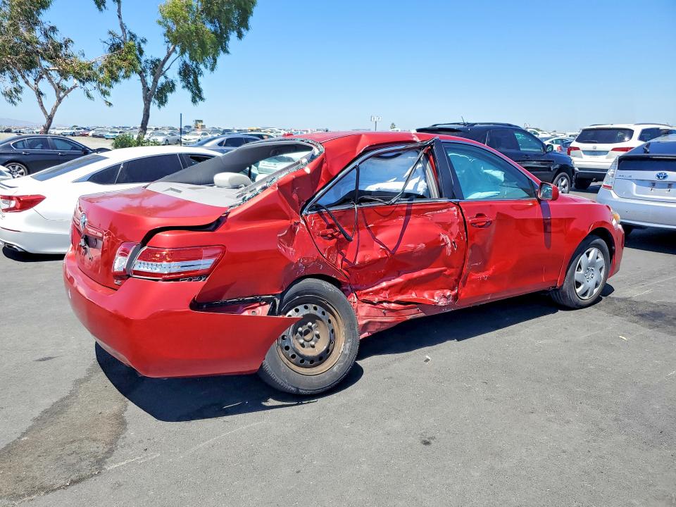 59365306 :رقم المزاد ، 4T1BF3EKXBU684680 vin ، 2011 Toyota Camry مزاد بيع