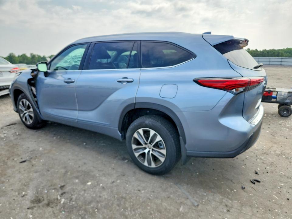 Продаж на аукціоні авто 2022 Toyota Highlander, vin: 5TDGZRBH0NS245770, номер лоту: 61055376