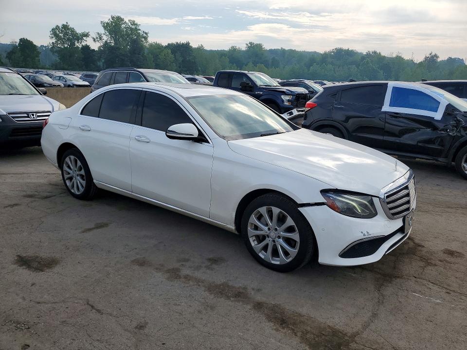 61016056 :رقم المزاد ، WDDZF4KB2HA171890 vin ، 2017 Mercedes-benz E مزاد بيع