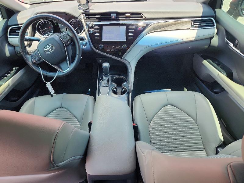 59770716 :رقم المزاد ، 4T1B11HK4JU552107 vin ، 2018 Toyota Camry مزاد بيع