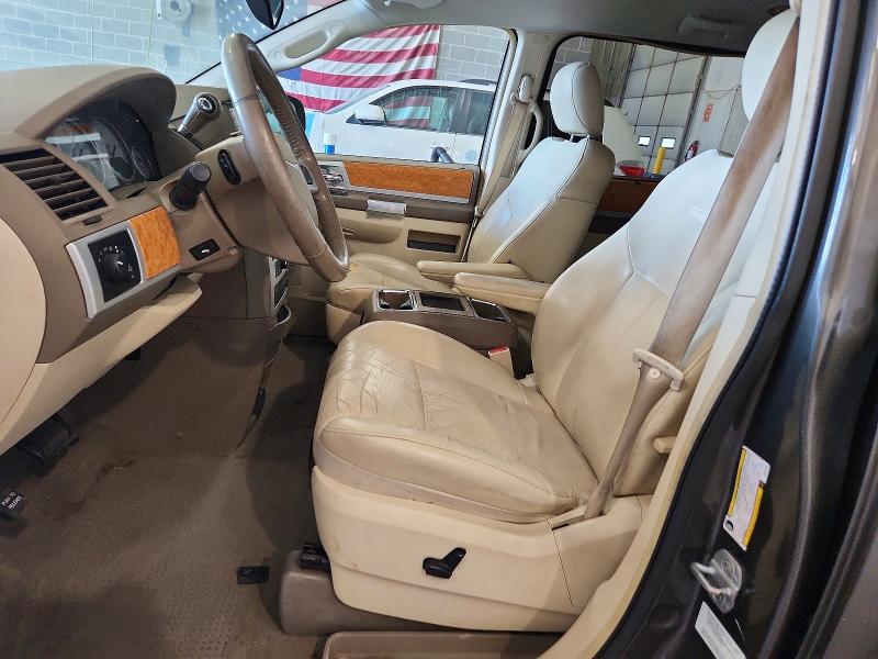 60086996 :رقم المزاد ، 2A4RR6DX8AR239966 vin ، 2010 Chrysler Town & Country مزاد بيع