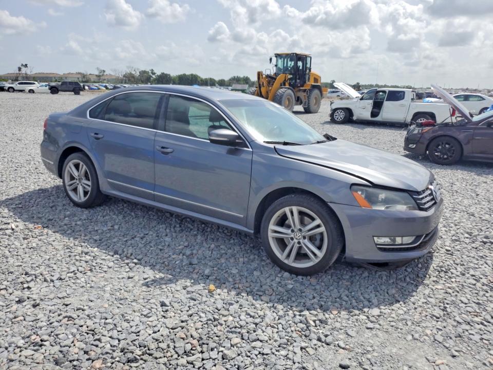 60160646 :رقم المزاد ، 1VWCS7A33EC072421 vin ، 2014 Volkswagen Passat مزاد بيع